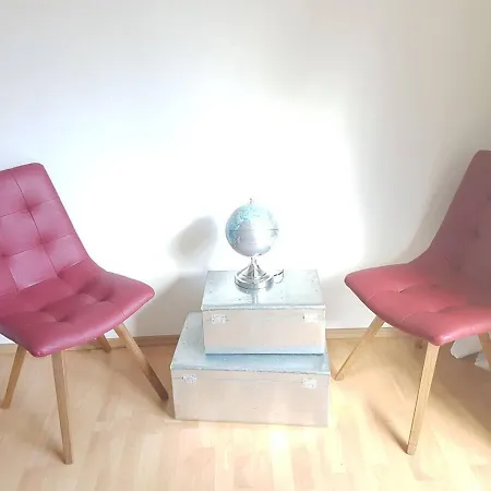 Stunning In Nearby Castle Apartment *
