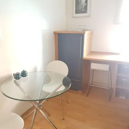 Apartment Stunning In Nearby Castle Nürnberg