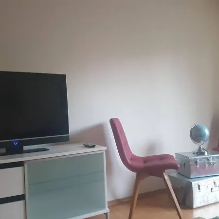 Apartment Stunning In Nearby Castle Nürnberg